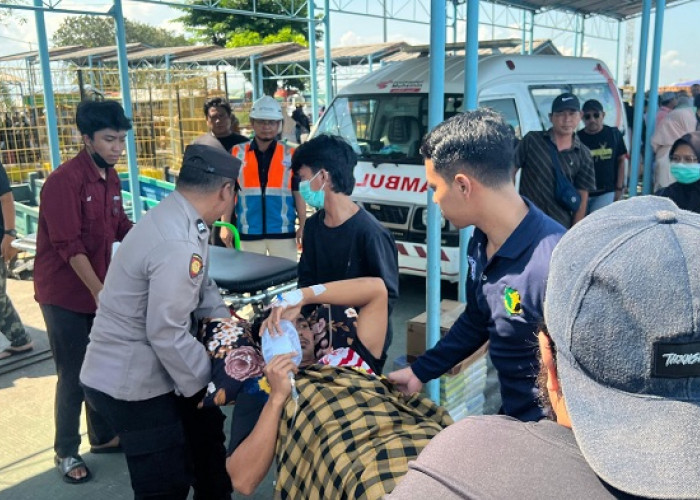 Sidokkes Polres Gresik Berikan Layanan Ambulans Gratis untuk Pasien Asal Bawean