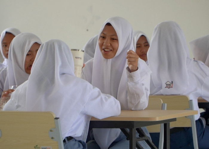    Sekolah Rakyat Gratis Selamatkan Pendidikan Rafika di Sragen Setelah Ditinggal Orang Tua