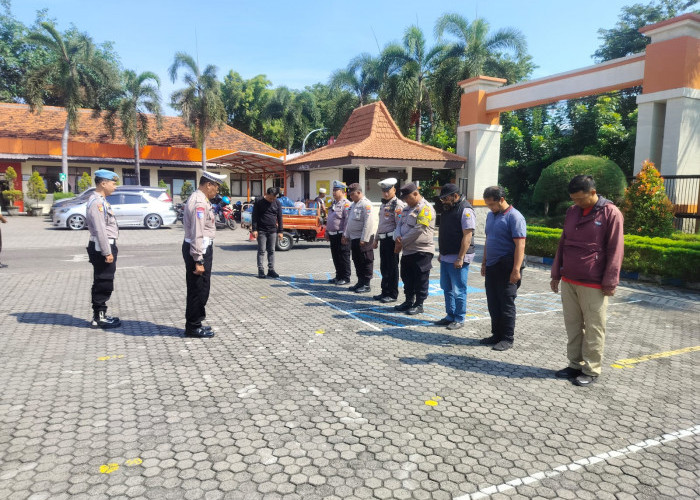 Kawal Aspirasi Buruh, Polsek Gayungan Amankan Audiensi FSPMI Sidoarjo di Disnakertrans Jatim