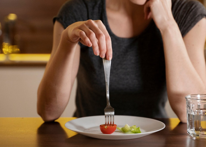 Gangguan Makan Binge Eating dan Anoreksia Makin Banyak Dibahas, Ini Perbedaannya