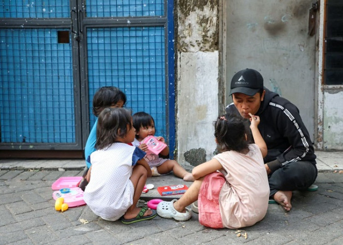 Pemkot Surabaya Pastikan Anak yang Viral di Medsos Bersekolah dan Diasuh Baik oleh Ayah Kandung