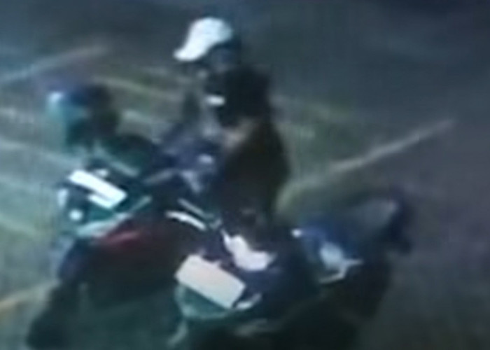  Hanya 3 Detik, Maling Motor Terekam CCTV Gasak Vario di Simokerto Surabaya