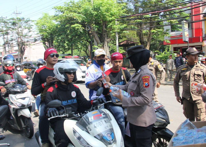 Pengawalan Humanis May Day 2026, Polres Mojokerto Pastikan Aksi Buruh Aman dan Tertib