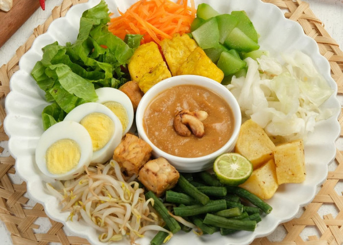 Gado-Gado Sering Dianggap Sehat, Bumbu Kacang Bisa Bikin Kalori Melonjak
