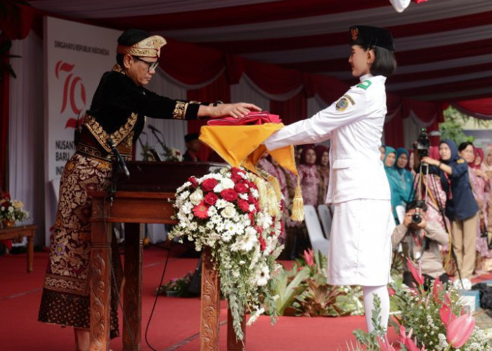 Pemkab Tulungagung Berikan Penghargaan Satyalencana Karya Satya pada Peringatan HUT ke 79 RI