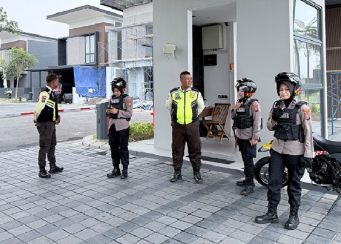 Polwan Polresta Sidoarjo Patroli Sekolah hingga Perkantoran untuk Jaga Kamtibmas