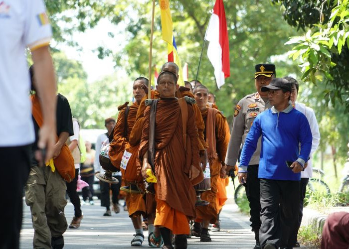 Kanwil Kemenag Jatim Sambut 57 Bhikkhu Walk for Peace 2026 di Sidoarjo