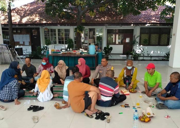 Jumat Curhat Polsek Wiyung di Jajartunggal Tekankan Kewaspadaan Curanmor dan Kenakalan Remaja