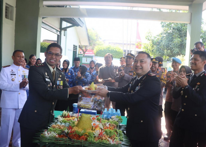 Kapolres Pasuruan Beri Kejutan saat HUT ke-79 TNI