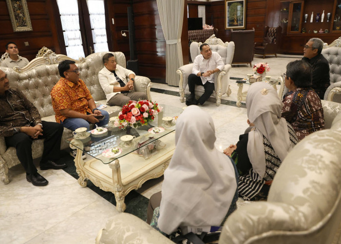 Gandeng ABP-PTSI Jatim, Wali Kota Eri Pastikan Warga Miskin Bisa Kuliah Gratis di Kampus Swasta