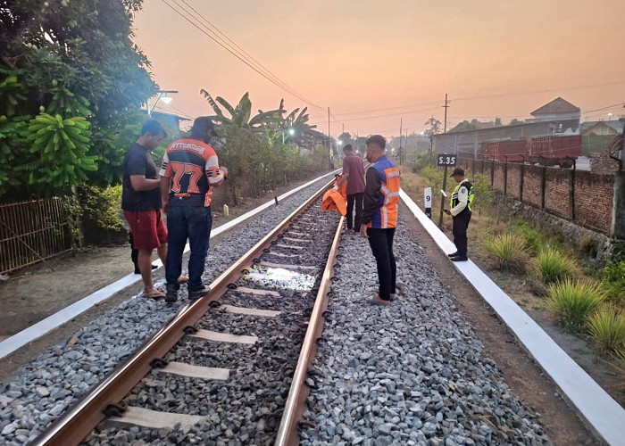 Perempuan Tanpa Identitas Tewas Tertabrak KA Sangkuriang di Nguling Pasuruan