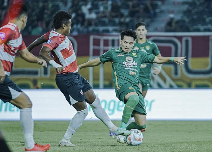 Saling Menyerang, Derby Suramadu Persebaya vs Madura United Masih 0-0