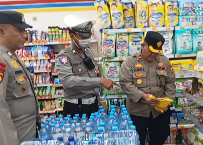 Polsek Sukomanunggal Pastikan Ketersediaan Sembako dan Harga Stabil Jelang Akhir Bulan