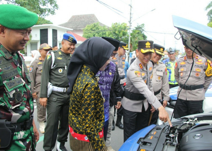 Polres Kediri Kota Gelar Apel Pasukan Operasi Lilin Semeru 2025, Dipimpin Wali Kota
