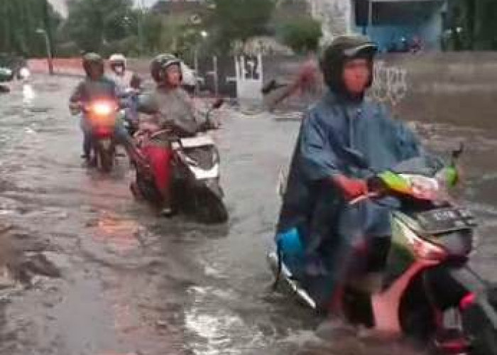 Tanggul Kali Simo Rukun Jebol, Banjir Meluap