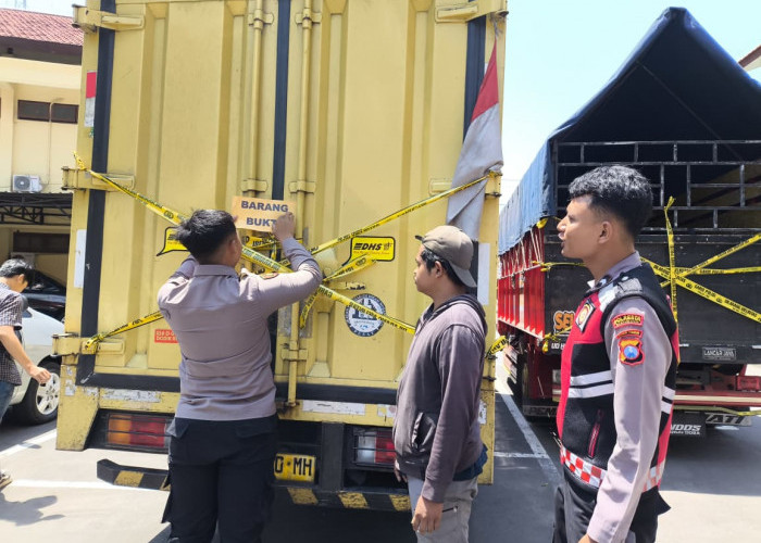 Polresta Banyuwangi Amankan Truk Bermuatan Ribuan Botol Arak Ilegal