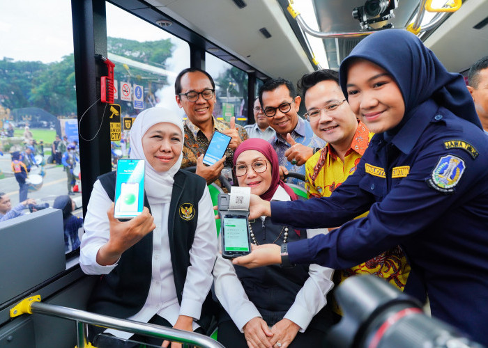 Kado Kemerdekaan Khofifah, Naik Trans Jatim Cuma Rp81