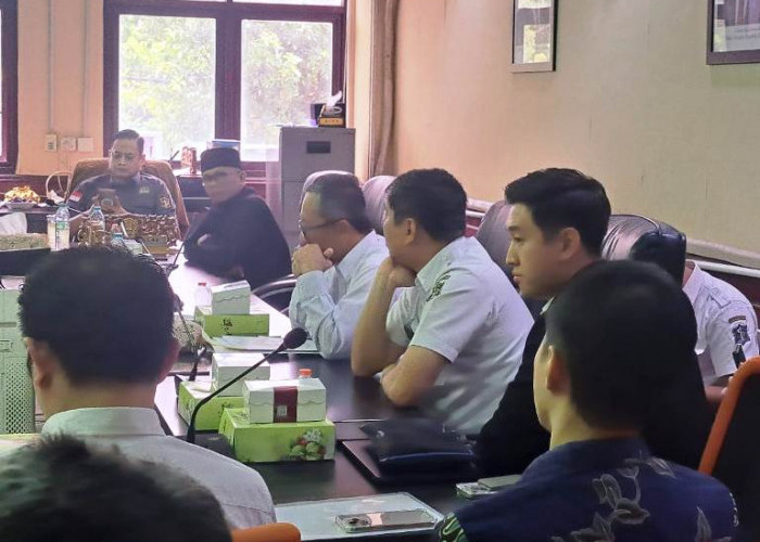 Warga Graha Family Adukan Pembangunan Cafe di Lahan Fasum, DPRD Surabaya Minta Proyek Dihentikan Sementara