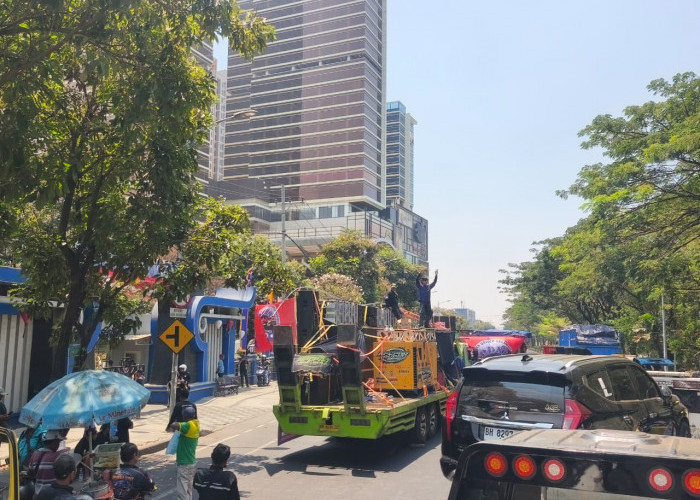 Ribuan Sopir Towing Demo Dishub Jatim Minta Kejelasan Regulasi BBM