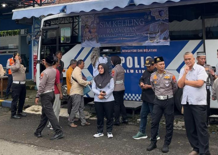 Satlantas Polres Pasuruan Gelar SIM Keliling dan Berbagi Takjil di Terminal Pandaan