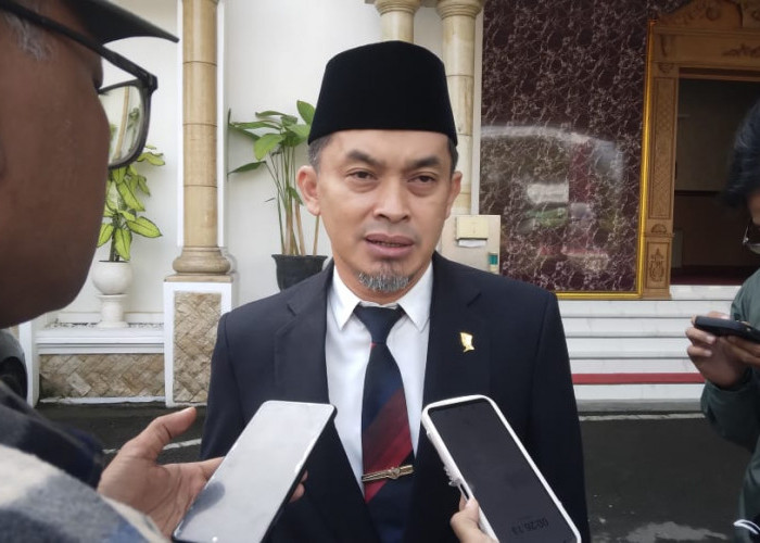 Pemkot Blitar Alokasikan Rp1,9 M untuk Seragam Gratis, Bantuan Ongkos Jahit Disesuaikan Desil