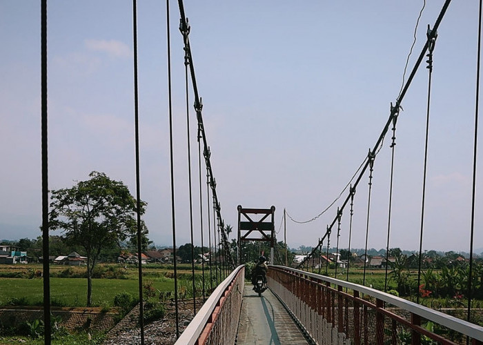Warga Lumajang Manfaat Jembatan Perintis Garuda Merah Putih