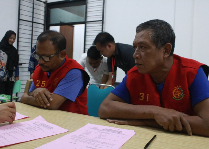 Kejari Surabaya Terima Tahap II Kasus Pengusiran dan Perusakan Rumah Nenek 80 Tahun