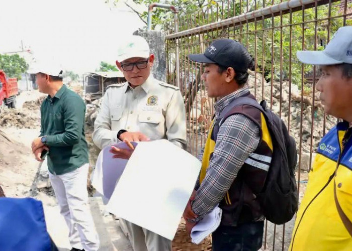 DPRD Gresik Sidak Proyek Pembangunan Jalan di Tiga Ruas, Pastikan Selesai Tepat Waktu