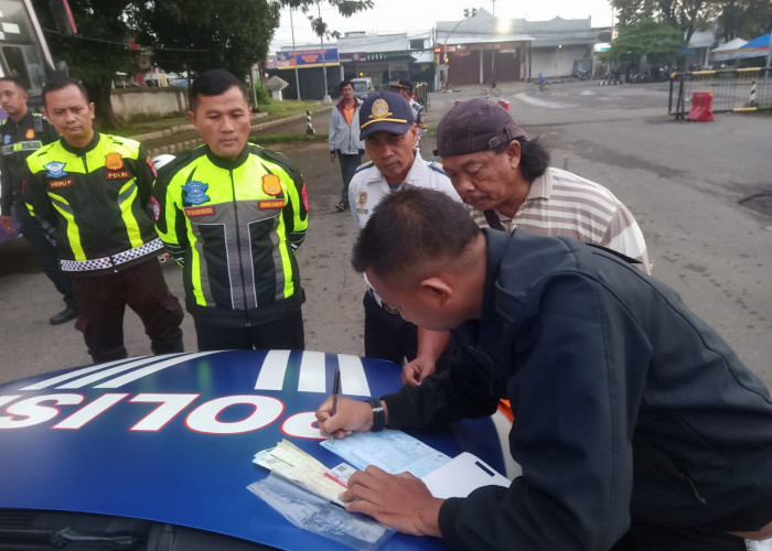 Berulang Melanggar, Satlantas Polres Kediri Kota Tahan Bus Bagong