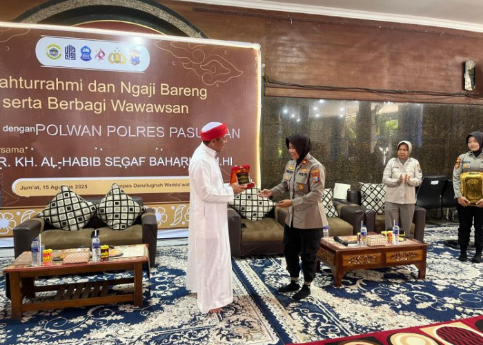 Polwan Polres Pasuruan Berikan Edukasi Keselamatan dan Pencegahan Kekerasan Asusila kepada Santri