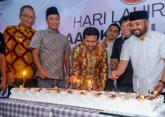 Hadiri Harlah Ke-2 PKDI di Gresik, Wagub Emil Dardak Ajak Kepala Desa Mandiri di Tengah Keterbatasan Fiskal