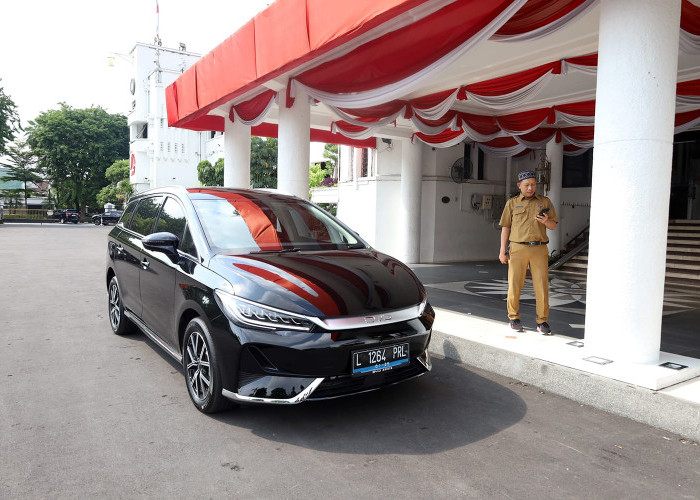 Genjot Efisiensi dan Energi Hijau, Eri Cahyadi Targetkan Transisi Total Kendaraan Dinas Listrik per Mei 2026