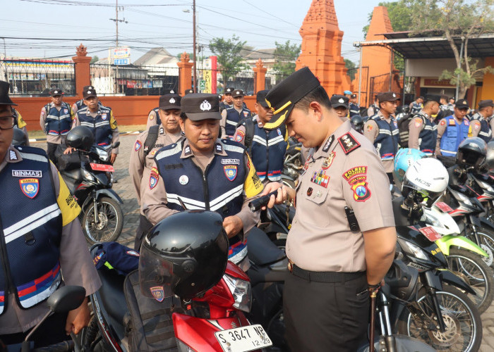 Kapolres Mojokerto Cek Kesiapan Bhabinkamtibmas, Tekankan Disiplin dan Pelayanan Humanis