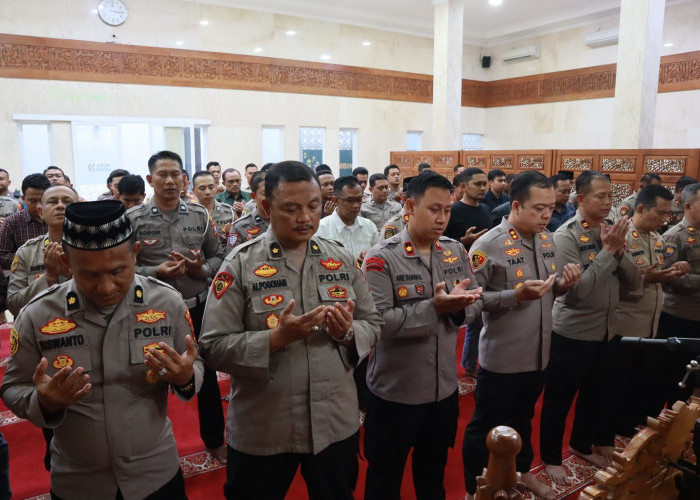 Polres Tulungagung Gelar Salat Gaib Doakan Almarhum Driver Ojek Daring Affan