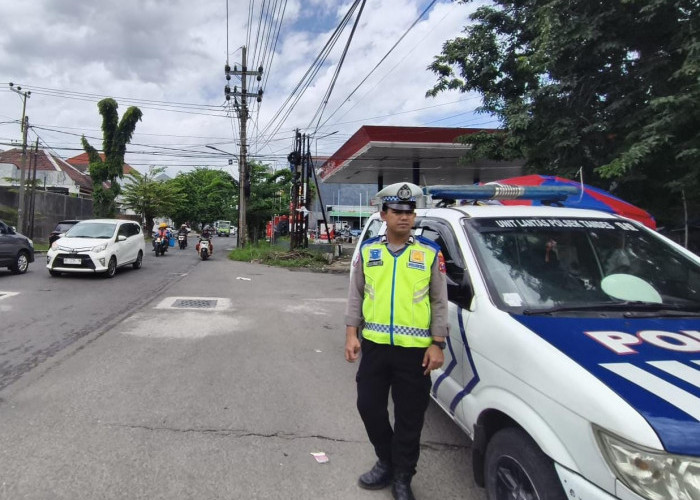 Antisipasi Jambret dan Kemacetan, Polsek Tandes Sebar Personel di Kawasan Strategis Darmo Indah Timur