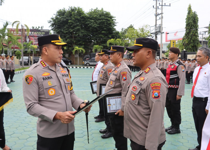 Kapolresta Banyuwangi Perketat Pengawasan, Gelar Pemeriksaan Rutin Senpi Dinas Anggota