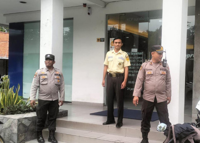 Patroli Skala Kecil Polsek Gayungan Fokus Keamanan Perbankan