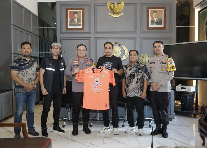 Official Persebaya Apresiasi Polrestabes Surabaya dalam Pengamanan Pertandingan Liga 1