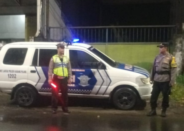 Polsek Karangpilang Patroli Blue Light di Batas Kota, Antisipasi Kejahatan Jalanan