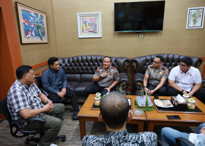 Perkuat Kolaborasi, Kapolres Gresik AKBP Ramadhan Nasution Bertemu Pimpinan Dewan