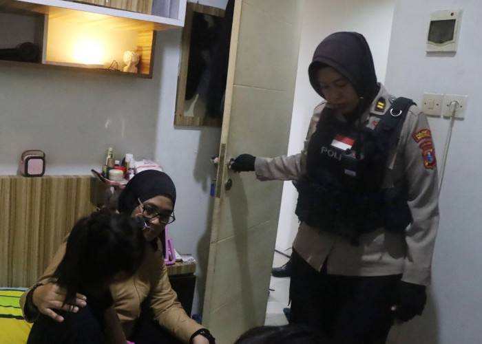 Cegah Kejahatan, Satuan PPA dan PPO Bersama Polwan Presisi Jenggala Patroli Tempat Hiburan dan Penginapan