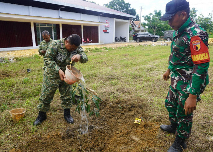 Dandim Sumenep Tanam Mangga, Dorong KDKMP Jadi Pusat Ekonomi