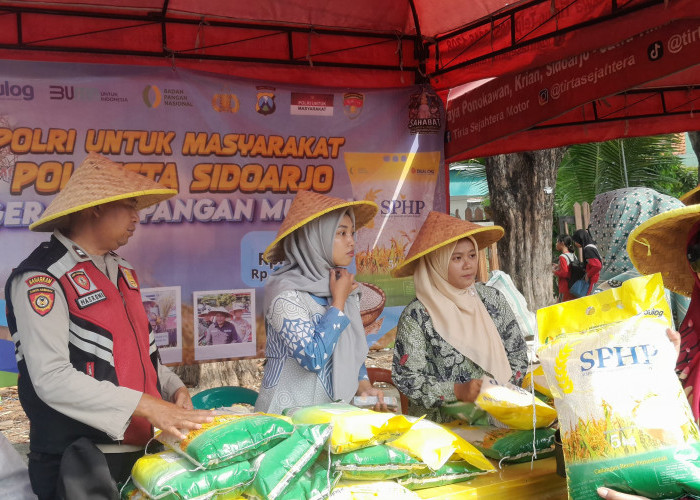 Warga Krian Serbu Beras Murah SPHP