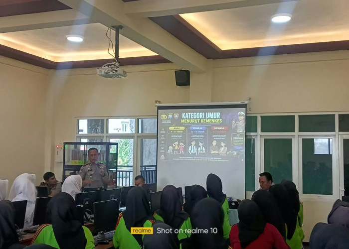 Polresta Sidoarjo Edukasi Pelajar SMK YPM 5 Sukodono tentang Bullying dan Radikalisme
