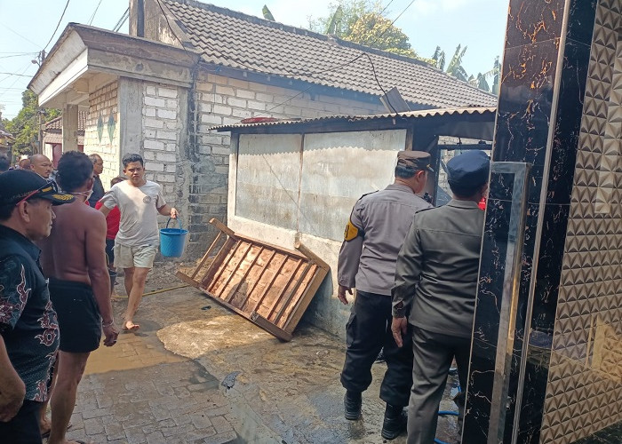 Warung Cilok di Brondong Lamongan Terbakar, Kerugian Ditaksir Rp30 Juta