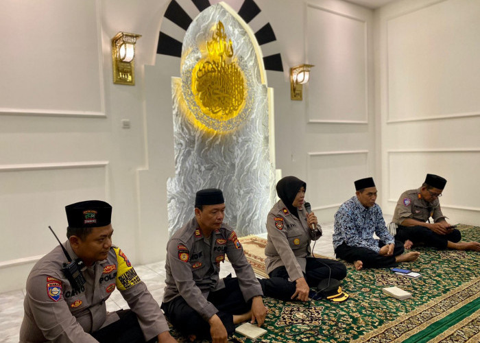 Polsek Karangpilang Gelar Binrohtal dan Doa Bersama, Tingkatkan Kualitas SDM Polri