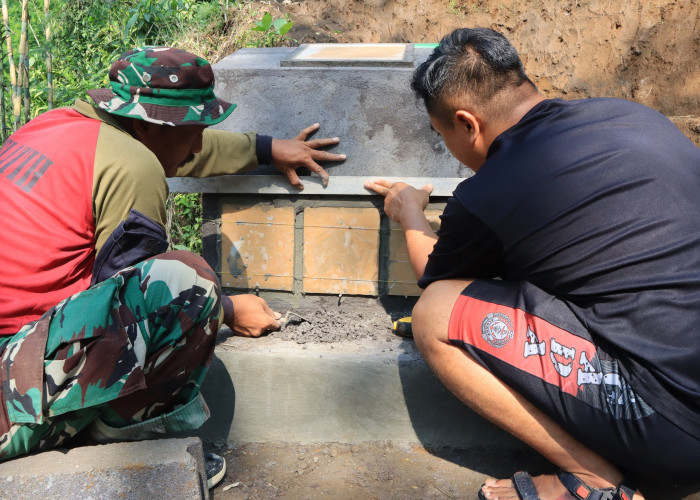 Satgas TMMD Ke-123 Kodim 0821/Lumajang Rampungkan Pembuatan Prasasti di Dusun Tugu