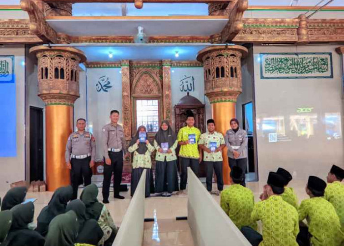Satlantas Polres Lumajang Gelar Polantas Menyapa di Ponpes Jauharotul Kamal
