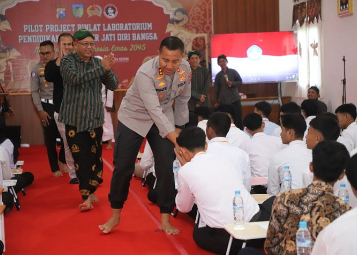  Kapolres Kediri Beri Motivasi Peserta Binlat Karakter Jati Diri Bangsa