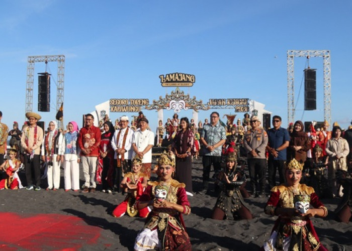 Festival Segoro Topeng Kaliwungu 2026 Dipadati Belasan Ribu Pengunjung